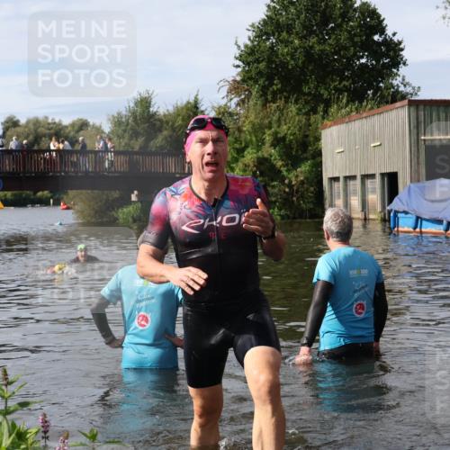 31.08.2025 - Elbe Triathlon Hamburg Luisa Fischer http://msf.ph/oto/8685354 31.08.2025 10:35:50 Schwimmen 1289 meine-sportfotos.de