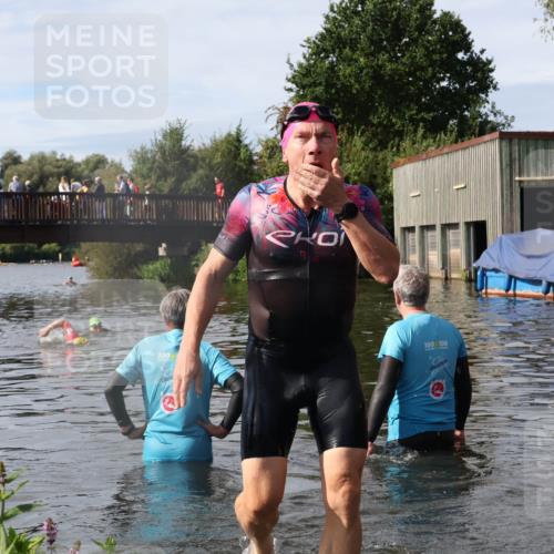 31.08.2025 - Elbe Triathlon Hamburg Luisa Fischer http://msf.ph/oto/8685356 31.08.2025 10:35:51 Schwimmen 1289 meine-sportfotos.de
