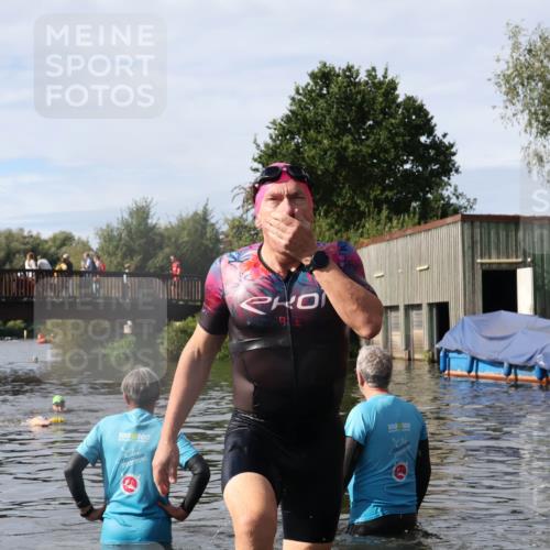31.08.2025 - Elbe Triathlon Hamburg Luisa Fischer http://msf.ph/oto/8685357 31.08.2025 10:35:51 Schwimmen 1289 meine-sportfotos.de