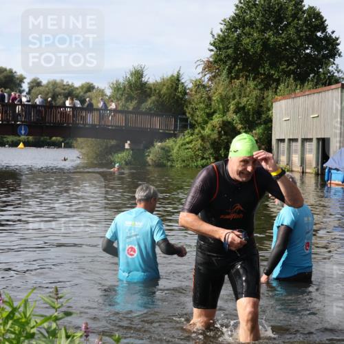 31.08.2025 - Elbe Triathlon Hamburg Luisa Fischer http://msf.ph/oto/8685372 31.08.2025 10:36:18 Schwimmen 1271, 1284 meine-sportfotos.de