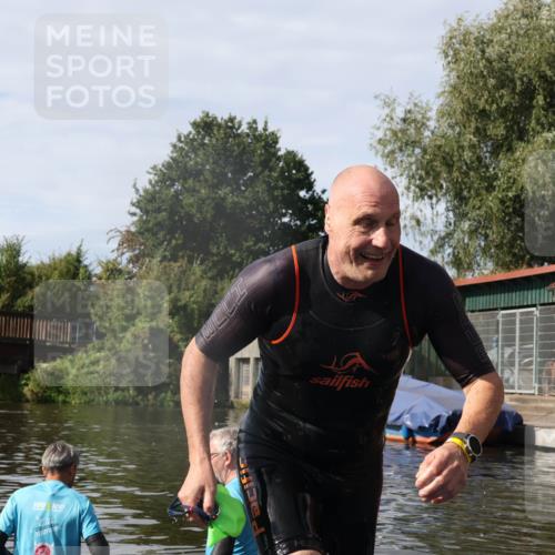 31.08.2025 - Elbe Triathlon Hamburg Luisa Fischer http://msf.ph/oto/8685382 31.08.2025 10:36:20 Schwimmen 1271, 1284 meine-sportfotos.de
