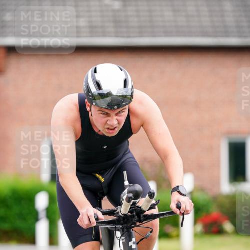 31.08.2025 - Elbe Triathlon Hamburg Michael Burmester http://msf.ph/oto/8685391 31.08.2025 14:08:23 Radfahren  meine-sportfotos.de