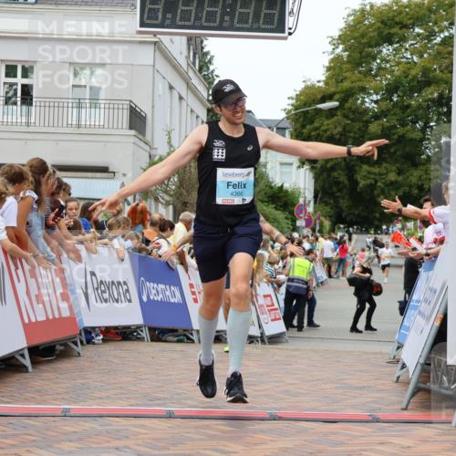 31.08.2025 - 21. Blankeneser Heldenlauf Strokosch-Dieckow http://msf.ph/oto/8685422 31.08.2025 12:00:58 Ziel 4366, 4007 meine-sportfotos.de