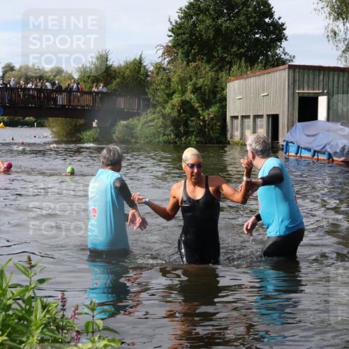 31.08.2025 - Elbe Triathlon Hamburg Luisa Fischer http://msf.ph/oto/8685438 31.08.2025 10:38:07 Schwimmen 1480 meine-sportfotos.de