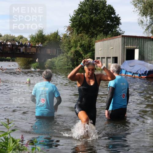 31.08.2025 - Elbe Triathlon Hamburg Luisa Fischer http://msf.ph/oto/8685444 31.08.2025 10:38:09 Schwimmen 1480 meine-sportfotos.de