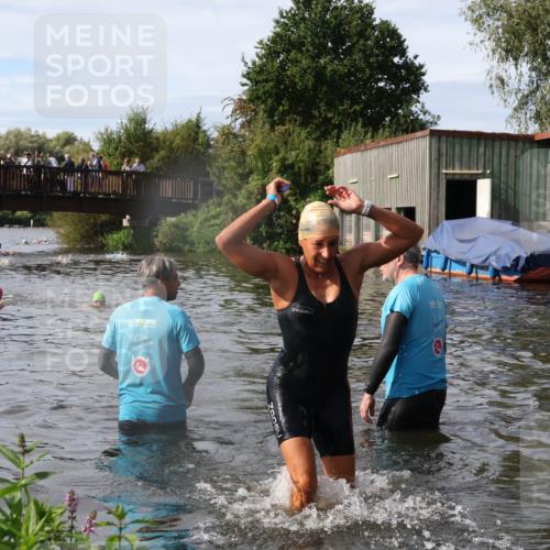 31.08.2025 - Elbe Triathlon Hamburg Luisa Fischer http://msf.ph/oto/8685445 31.08.2025 10:38:09 Schwimmen 1480 meine-sportfotos.de
