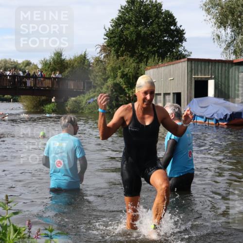 31.08.2025 - Elbe Triathlon Hamburg Luisa Fischer http://msf.ph/oto/8685447 31.08.2025 10:38:09 Schwimmen 1480 meine-sportfotos.de