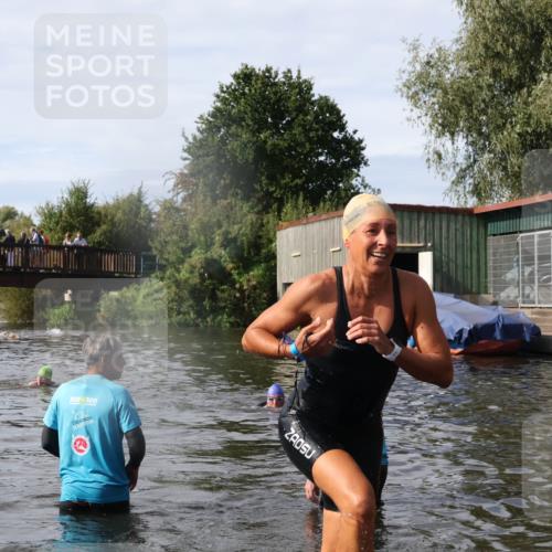 31.08.2025 - Elbe Triathlon Hamburg Luisa Fischer http://msf.ph/oto/8685449 31.08.2025 10:38:10 Schwimmen 1480 meine-sportfotos.de