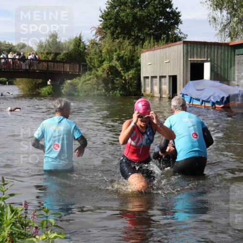 31.08.2025 - Elbe Triathlon Hamburg Luisa Fischer http://msf.ph/oto/8685455 31.08.2025 10:38:22 Schwimmen 1285, 1364 meine-sportfotos.de