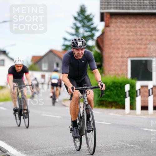 31.08.2025 - Elbe Triathlon Hamburg Michael Burmester http://msf.ph/oto/8685459 31.08.2025 14:10:25 Radfahren 121, 143, 145 meine-sportfotos.de