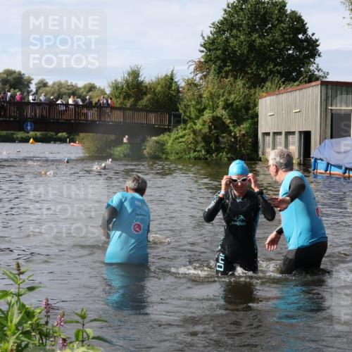 31.08.2025 - Elbe Triathlon Hamburg Luisa Fischer http://msf.ph/oto/8685515 31.08.2025 10:38:49 Schwimmen 1354, 1424, 1437 meine-sportfotos.de