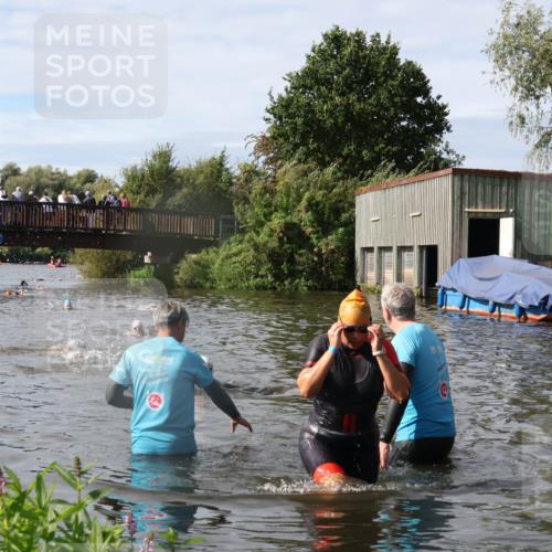 31.08.2025 - Elbe Triathlon Hamburg Luisa Fischer http://msf.ph/oto/8685545 31.08.2025 10:39:14 Schwimmen 1371 meine-sportfotos.de