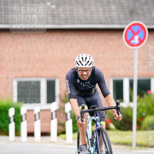 31.08.2025 - Elbe Triathlon Hamburg Michael Burmester http://msf.ph/oto/8685546 31.08.2025 14:11:02 Radfahren 141, 164 meine-sportfotos.de