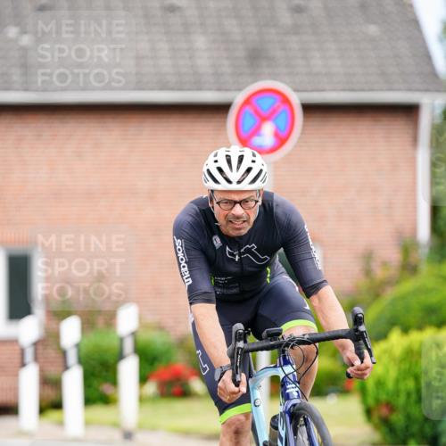 31.08.2025 - Elbe Triathlon Hamburg Michael Burmester http://msf.ph/oto/8685550 31.08.2025 14:11:02 Radfahren 141, 164 meine-sportfotos.de