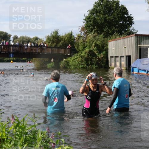 31.08.2025 - Elbe Triathlon Hamburg Luisa Fischer http://msf.ph/oto/8685576 31.08.2025 10:39:24 Schwimmen 1419, 1448, 1483 meine-sportfotos.de