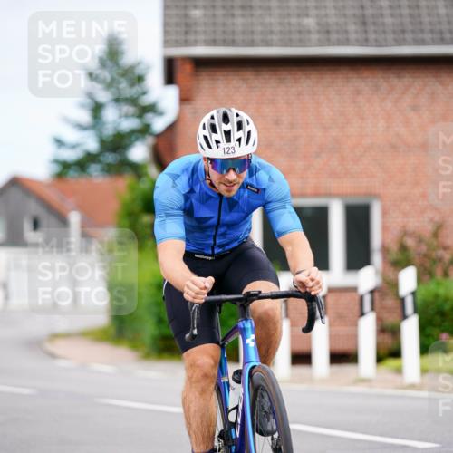 31.08.2025 - Elbe Triathlon Hamburg Michael Burmester http://msf.ph/oto/8685590 31.08.2025 14:11:18 Radfahren 123 meine-sportfotos.de