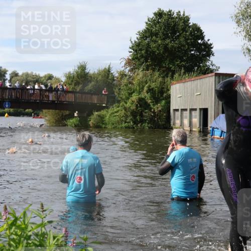 31.08.2025 - Elbe Triathlon Hamburg Luisa Fischer http://msf.ph/oto/8685611 31.08.2025 10:39:43 Schwimmen 1418 meine-sportfotos.de