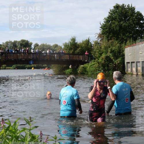 31.08.2025 - Elbe Triathlon Hamburg Luisa Fischer http://msf.ph/oto/8685614 31.08.2025 10:39:57 Schwimmen 1488 meine-sportfotos.de