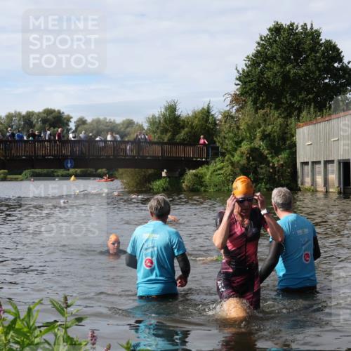 31.08.2025 - Elbe Triathlon Hamburg Luisa Fischer http://msf.ph/oto/8685615 31.08.2025 10:39:57 Schwimmen 1488 meine-sportfotos.de
