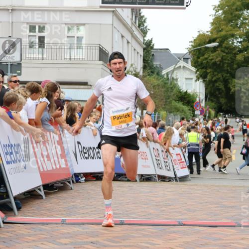 31.08.2025 - 21. Blankeneser Heldenlauf Strokosch-Dieckow http://msf.ph/oto/8685646 31.08.2025 12:00:45 Ziel 5652, 4333 meine-sportfotos.de