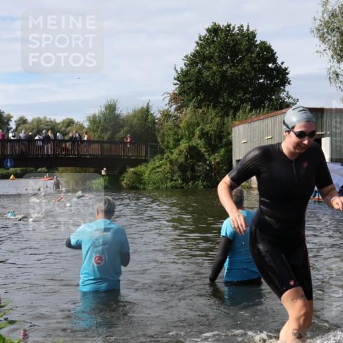 31.08.2025 - Elbe Triathlon Hamburg Luisa Fischer http://msf.ph/oto/8685660 31.08.2025 10:40:14 Schwimmen 1386, 1446 meine-sportfotos.de