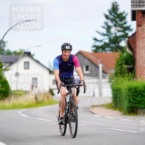 31.08.2025 - Elbe Triathlon Hamburg Michael Burmester http://msf.ph/oto/8685664 31.08.2025 14:11:54 Radfahren 150 meine-sportfotos.de