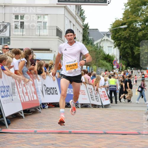 31.08.2025 - 21. Blankeneser Heldenlauf Strokosch-Dieckow http://msf.ph/oto/8685672 31.08.2025 12:00:45 Ziel 5652, 4333 meine-sportfotos.de