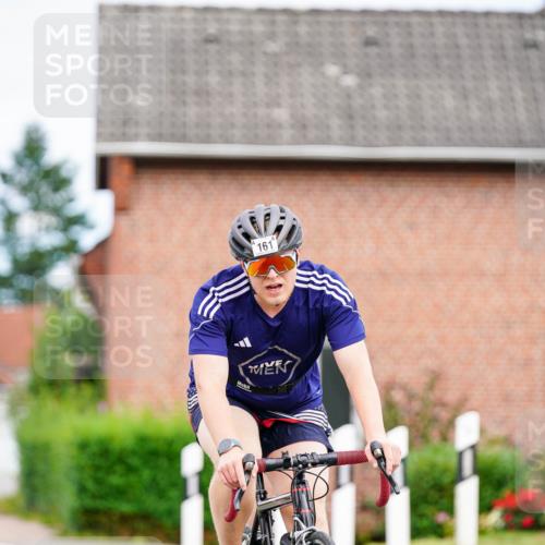 31.08.2025 - Elbe Triathlon Hamburg Michael Burmester http://msf.ph/oto/8685682 31.08.2025 14:12:03 Radfahren 146, 161 meine-sportfotos.de