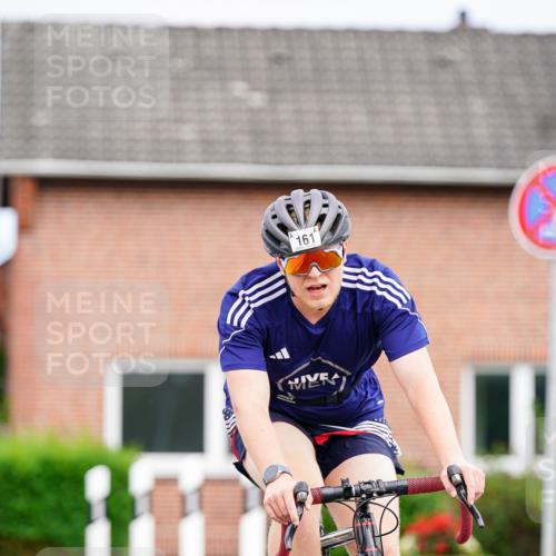 31.08.2025 - Elbe Triathlon Hamburg Michael Burmester http://msf.ph/oto/8685685 31.08.2025 14:12:03 Radfahren 146, 161 meine-sportfotos.de
