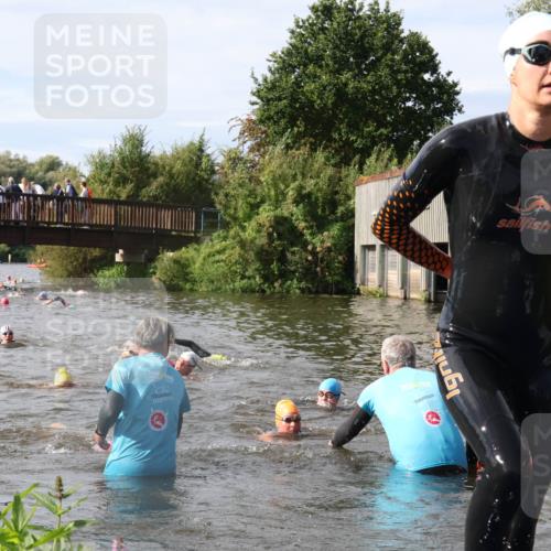 31.08.2025 - Elbe Triathlon Hamburg Luisa Fischer http://msf.ph/oto/8685699 31.08.2025 10:40:46 Schwimmen 1376, 1384, 1434 meine-sportfotos.de