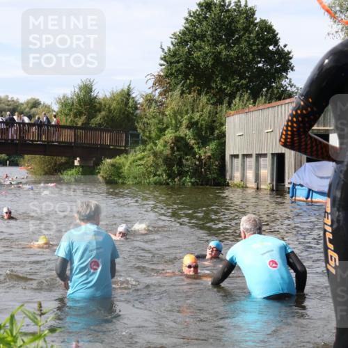 31.08.2025 - Elbe Triathlon Hamburg Luisa Fischer http://msf.ph/oto/8685701 31.08.2025 10:40:46 Schwimmen 1376, 1384, 1434 meine-sportfotos.de