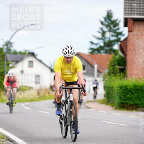 31.08.2025 - Elbe Triathlon Hamburg Michael Burmester http://msf.ph/oto/8685709 31.08.2025 14:12:22 Radfahren 125, 148, 152 meine-sportfotos.de