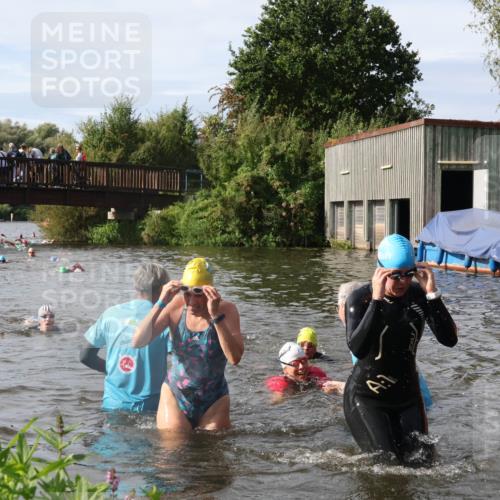 31.08.2025 - Elbe Triathlon Hamburg Luisa Fischer http://msf.ph/oto/8685725 31.08.2025 10:40:54 Schwimmen 1384, 1389, 1434, 1454, 1486 meine-sportfotos.de