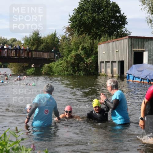 31.08.2025 - Elbe Triathlon Hamburg Luisa Fischer http://msf.ph/oto/8685741 31.08.2025 10:40:59 Schwimmen 1367, 1378, 1389, 1454, 1479, 1486 meine-sportfotos.de