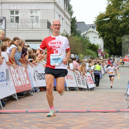 31.08.2025 - 21. Blankeneser Heldenlauf Strokosch-Dieckow http://msf.ph/oto/8685745 31.08.2025 12:00:40 Ziel 5784, 5652, 4144, 4394, 4395, 4333 meine-sportfotos.de