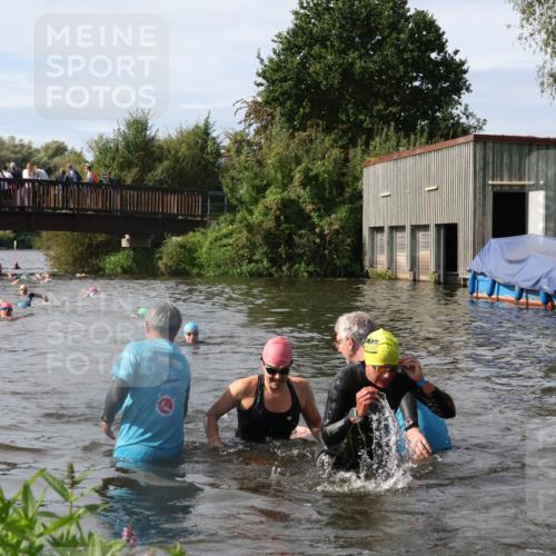 31.08.2025 - Elbe Triathlon Hamburg Luisa Fischer http://msf.ph/oto/8685750 31.08.2025 10:41:01 Schwimmen 1367, 1378, 1389, 1454, 1479, 1486 meine-sportfotos.de