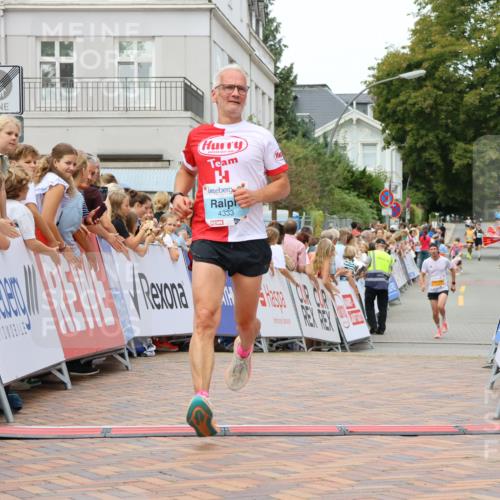 31.08.2025 - 21. Blankeneser Heldenlauf Strokosch-Dieckow http://msf.ph/oto/8685763 31.08.2025 12:00:40 Ziel 5784, 5652, 4144, 4394, 4395, 4333 meine-sportfotos.de