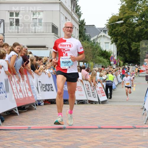 31.08.2025 - 21. Blankeneser Heldenlauf Strokosch-Dieckow http://msf.ph/oto/8685770 31.08.2025 12:00:40 Ziel 5784, 5652, 4144, 4394, 4395, 4333 meine-sportfotos.de