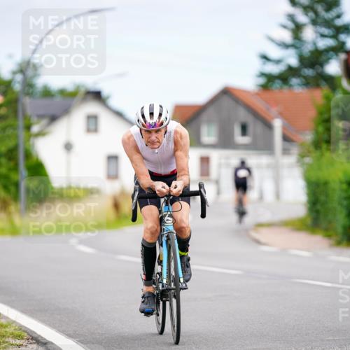31.08.2025 - Elbe Triathlon Hamburg Michael Burmester http://msf.ph/oto/8685771 31.08.2025 14:12:42 Radfahren 137, 140 meine-sportfotos.de