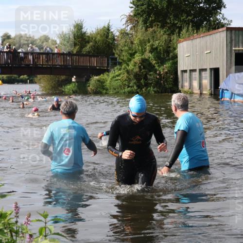 31.08.2025 - Elbe Triathlon Hamburg Luisa Fischer http://msf.ph/oto/8685776 31.08.2025 10:41:16 Schwimmen 1408, 1465, 1494 meine-sportfotos.de