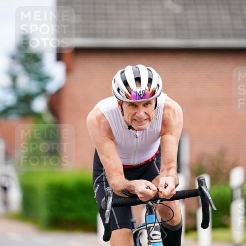 31.08.2025 - Elbe Triathlon Hamburg Michael Burmester http://msf.ph/oto/8685777 31.08.2025 14:12:43 Radfahren 137, 140 meine-sportfotos.de