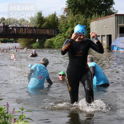 31.08.2025 - Elbe Triathlon Hamburg Luisa Fischer http://msf.ph/oto/8685783 31.08.2025 10:41:17 Schwimmen 1408, 1465, 1494 meine-sportfotos.de