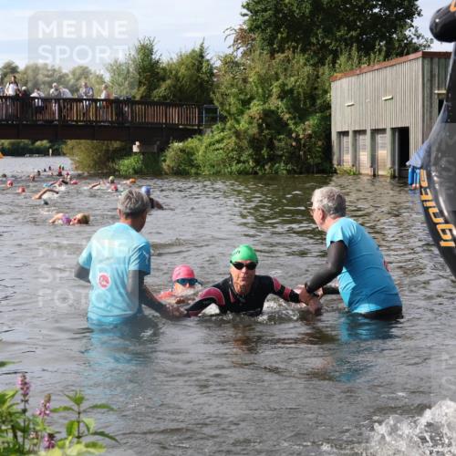 31.08.2025 - Elbe Triathlon Hamburg Luisa Fischer http://msf.ph/oto/8685792 31.08.2025 10:41:19 Schwimmen 1404, 1408, 1465, 1494 meine-sportfotos.de