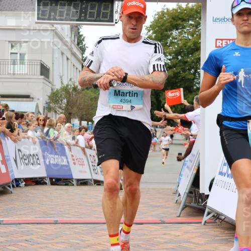 31.08.2025 - 21. Blankeneser Heldenlauf Strokosch-Dieckow http://msf.ph/oto/8685793 31.08.2025 12:00:38 Ziel 5784, 4144, 4394, 4395, 4333 meine-sportfotos.de