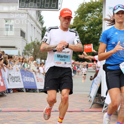 31.08.2025 - 21. Blankeneser Heldenlauf Strokosch-Dieckow http://msf.ph/oto/8685807 31.08.2025 12:00:37 Ziel 5784, 4144, 4394, 4395, 4333 meine-sportfotos.de