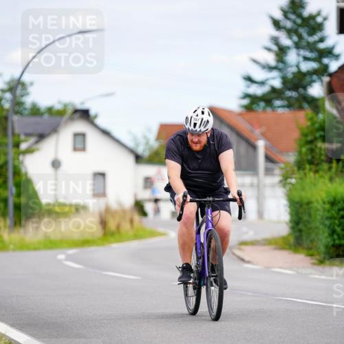 31.08.2025 - Elbe Triathlon Hamburg Michael Burmester http://msf.ph/oto/8685810 31.08.2025 14:13:22 Radfahren 151 meine-sportfotos.de