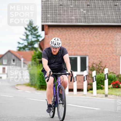 31.08.2025 - Elbe Triathlon Hamburg Michael Burmester http://msf.ph/oto/8685818 31.08.2025 14:13:24 Radfahren 151 meine-sportfotos.de