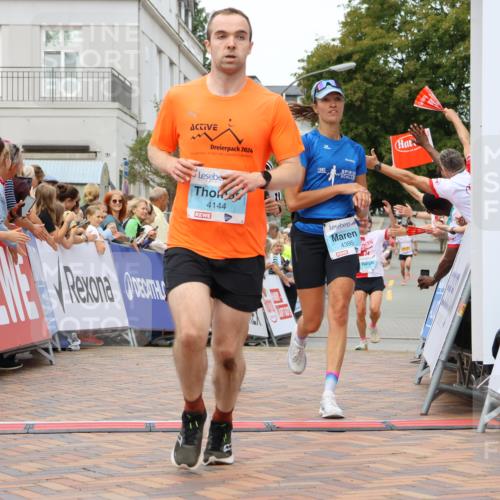 31.08.2025 - 21. Blankeneser Heldenlauf Strokosch-Dieckow http://msf.ph/oto/8685823 31.08.2025 12:00:36 Ziel 5784, 4144, 4394, 4395, 4333 meine-sportfotos.de