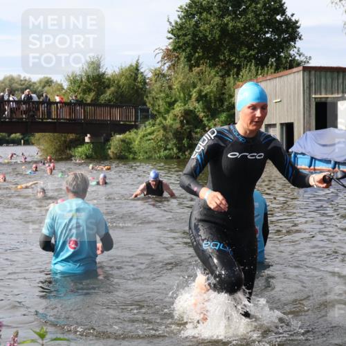 31.08.2025 - Elbe Triathlon Hamburg Luisa Fischer http://msf.ph/oto/8685827 31.08.2025 10:41:27 Schwimmen 1404, 1465, 1494 meine-sportfotos.de