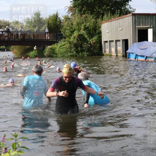 31.08.2025 - Elbe Triathlon Hamburg Luisa Fischer http://msf.ph/oto/8685834 31.08.2025 10:41:34 Schwimmen 1388, 1429 meine-sportfotos.de